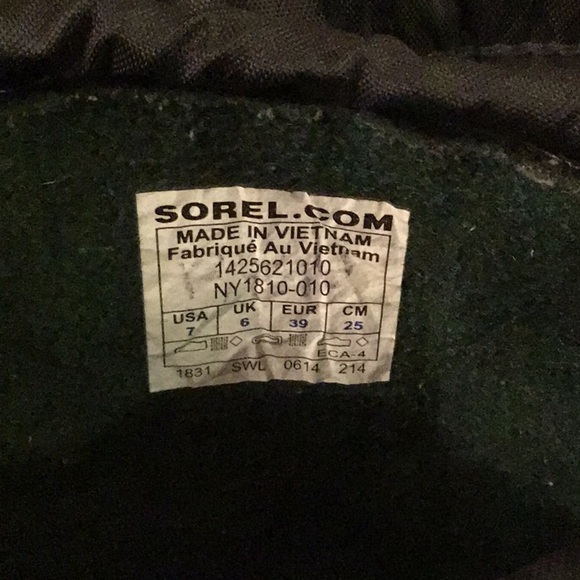 Sorel boots size 7 - Picture 3 of 4